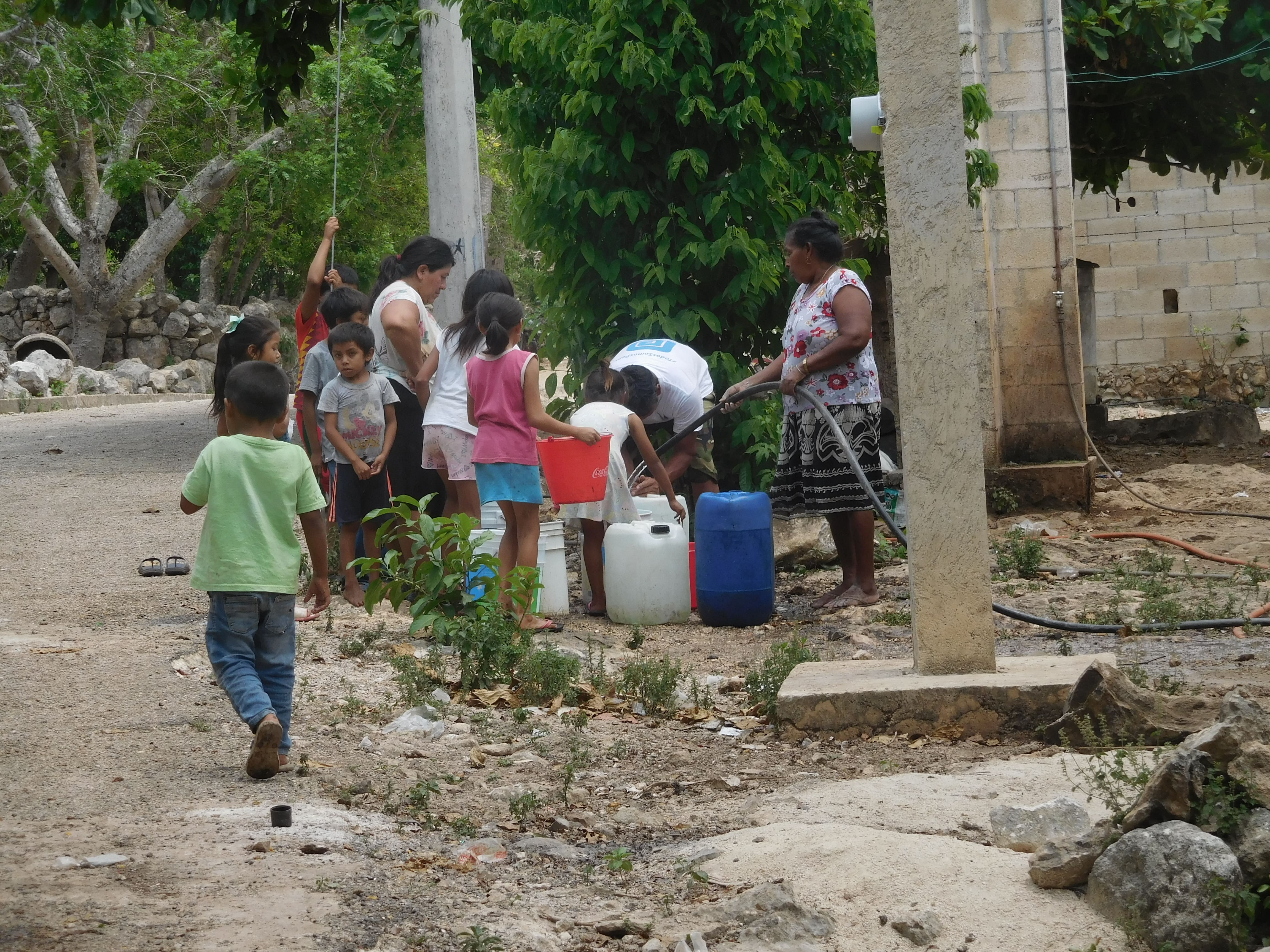 <p>Tenemos un programa de manejo sostenible de agua ya que en las comunidades mayas hay un limitado acceso al agua potable.</p>
